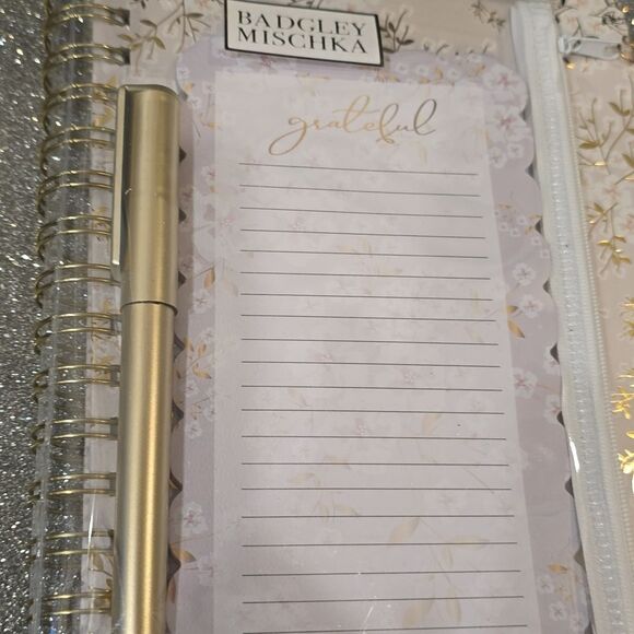 Badgley Miscka, "Find Beauty In The Small Things" Journal, Notepad, & Pen Set - Picture 5 of 8